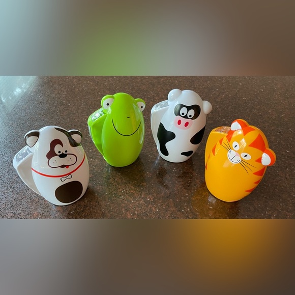 Cole&Mason Salt or Pepper Animills Magnetic Frog Cow Cat or Dog $10for1 Mill NWB - Picture 3 of 12
